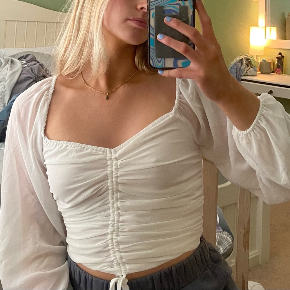 white balloon sleeve ruched longsleeve top